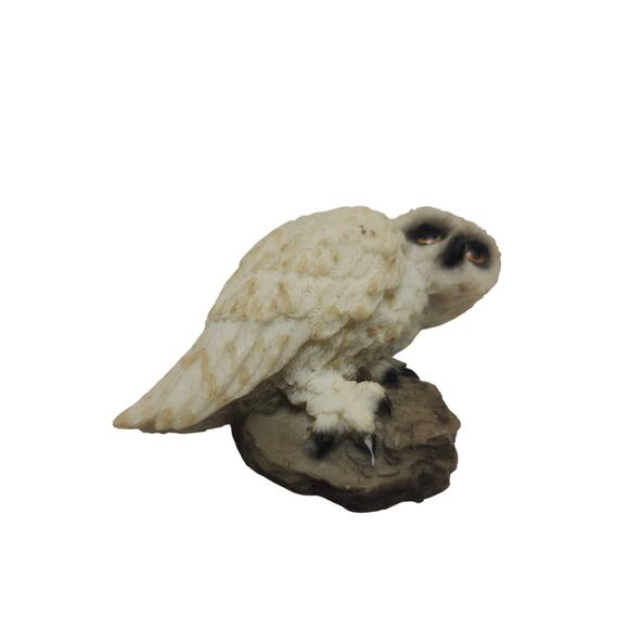 Animal Magnetism Snowy Owl 3-D Resin Hand-Painted Realistic Fridge Magnet - Picture 6 of 8